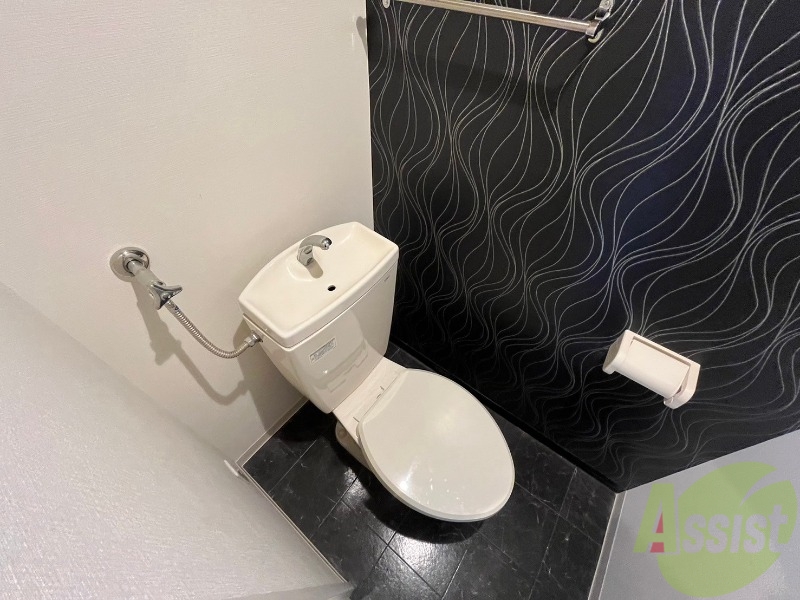 トイレ　こちらはトイレです。清潔感があり、安心して使用できます。