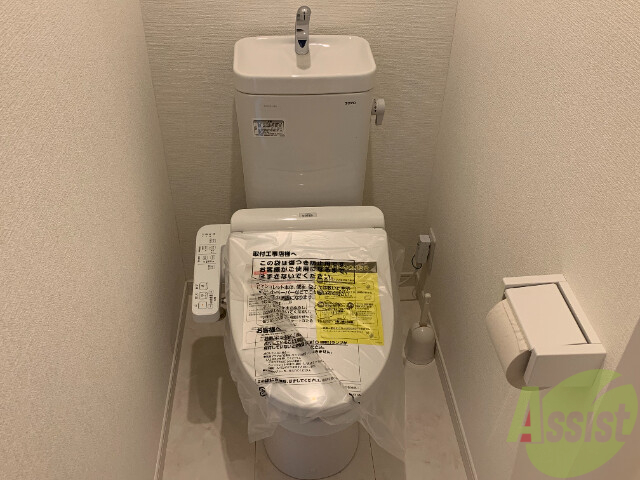 トイレ　ウォシュレットが付いているキレイなお手洗いです。