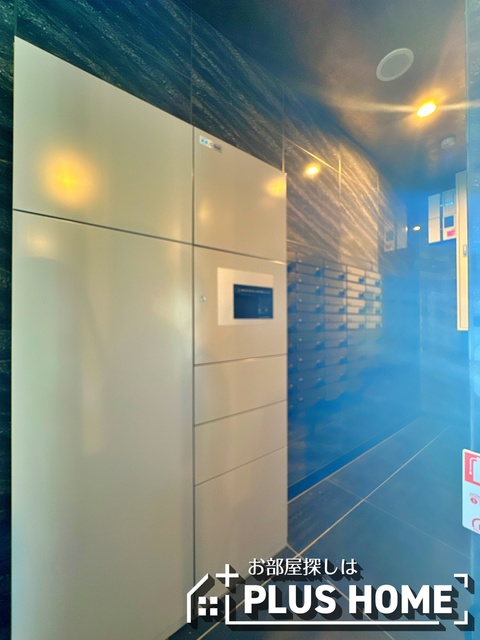 エントランス　☆宅配ボックス完備☆