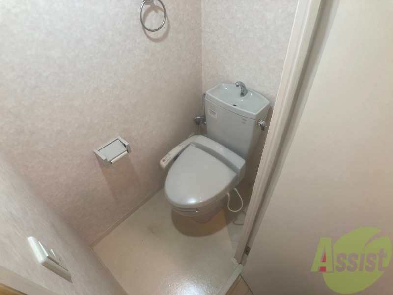 トイレ　シャワートイレになっているので快適です！