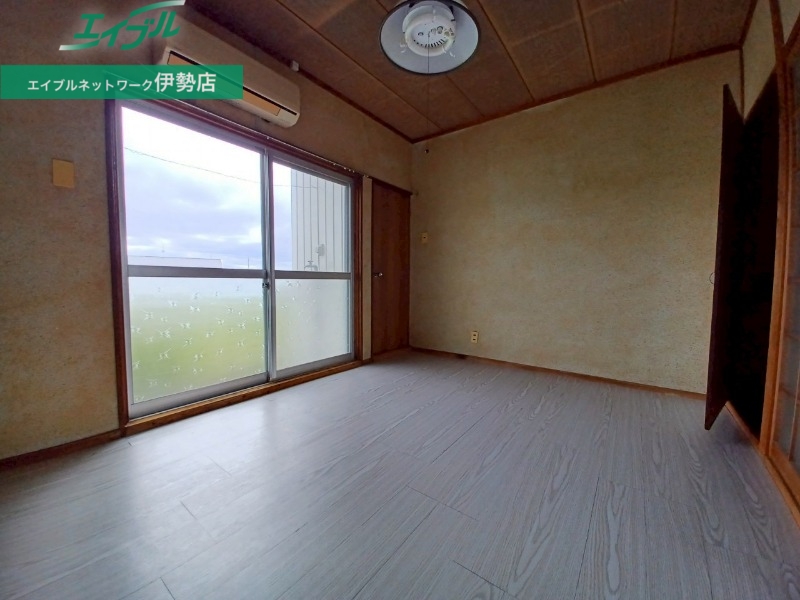 居室・リビング　同型参考写真