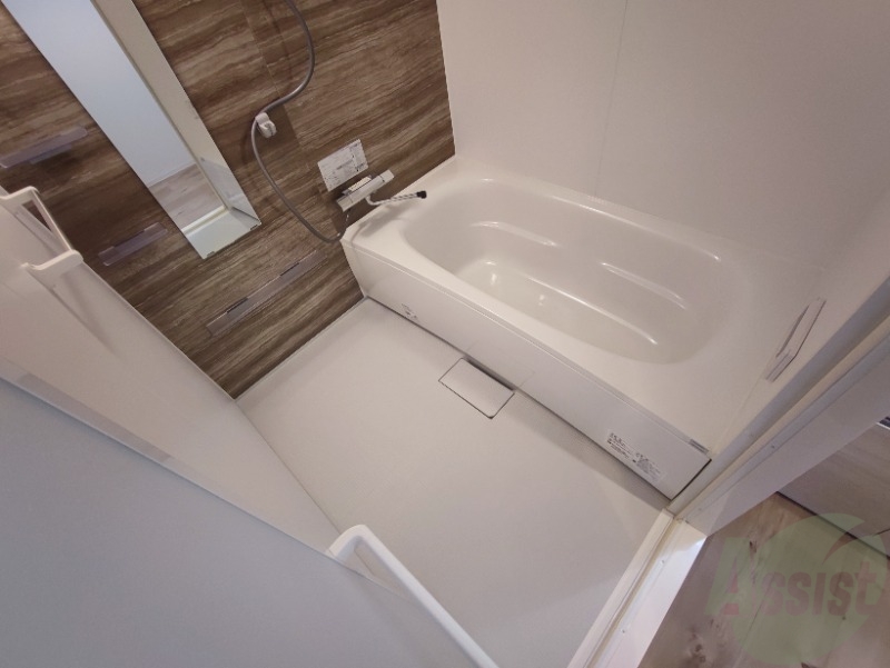 バス・シャワールーム　お風呂になります。一日の疲れを癒してくださいね。