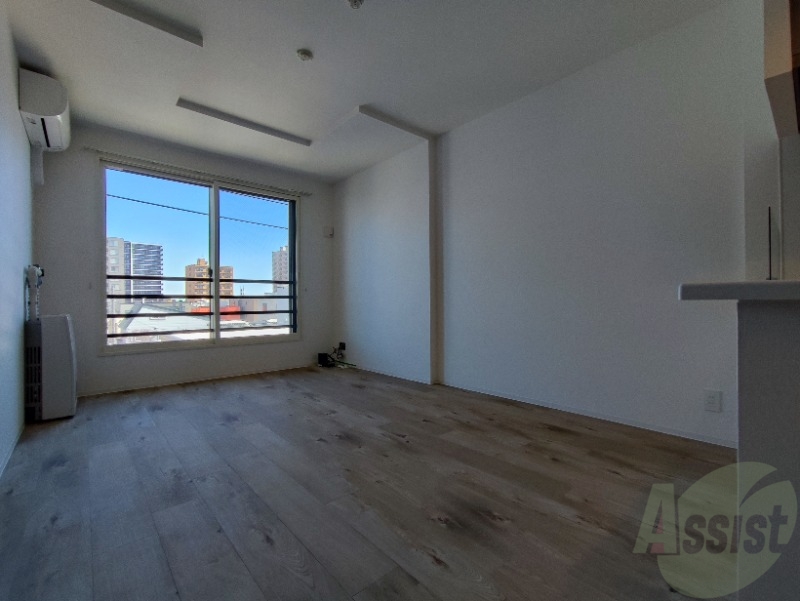 居室・リビング　広くてきれいなリビングです！快適に過ごせそうですね。