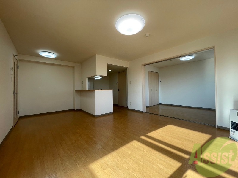 居室・リビング　広くてキレイなお部屋が広がっていて、充実した生活が送れそう。