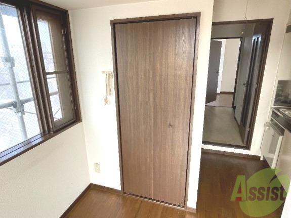 収納　こちらは収納です。中はどうなっているのでしょう。