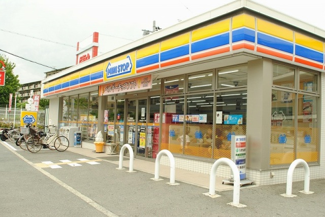 コンビニ　ミニストップ吹田佐井寺1丁目店（コンビニ）まで709m