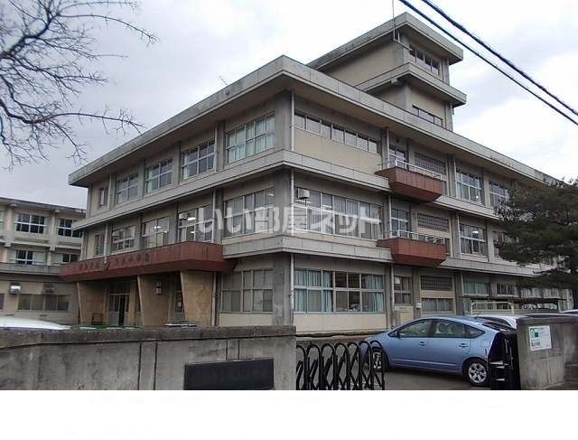 小学校　福島市立瀬上小学校（小学校）まで879m