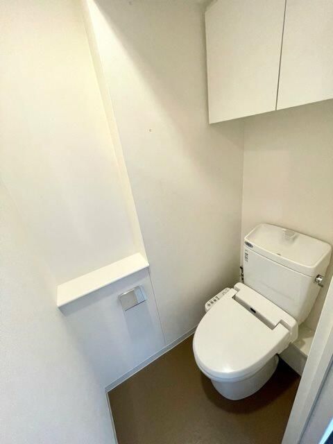 トイレ　♪温水洗浄便座♪■ウォールキャビネット収納付き♪