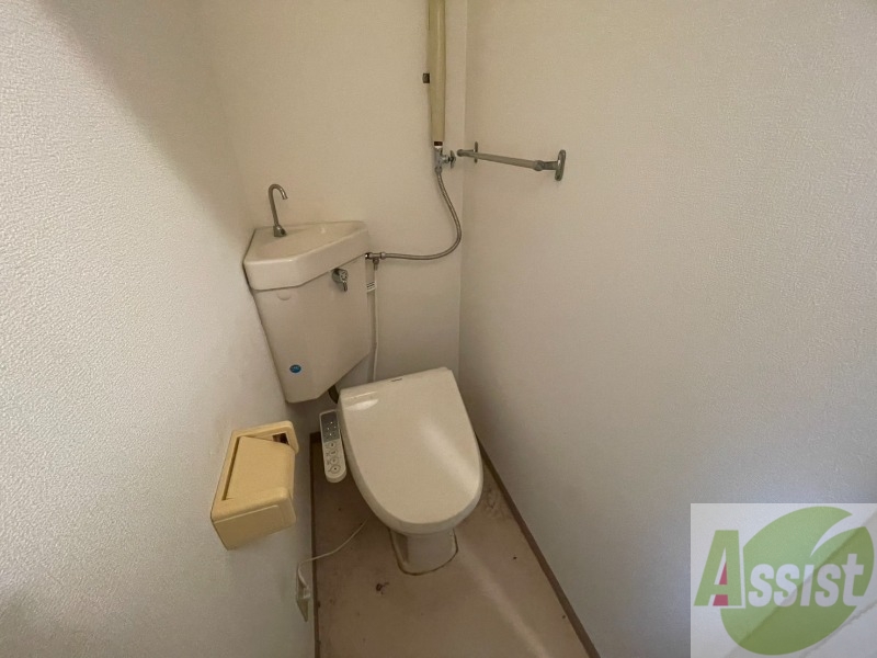 トイレ　こちらはトイレです。清潔感があり、安心して使用できます。