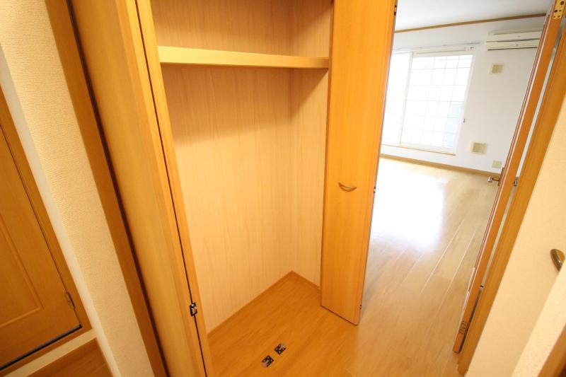 その他　ホールにある収納スペース