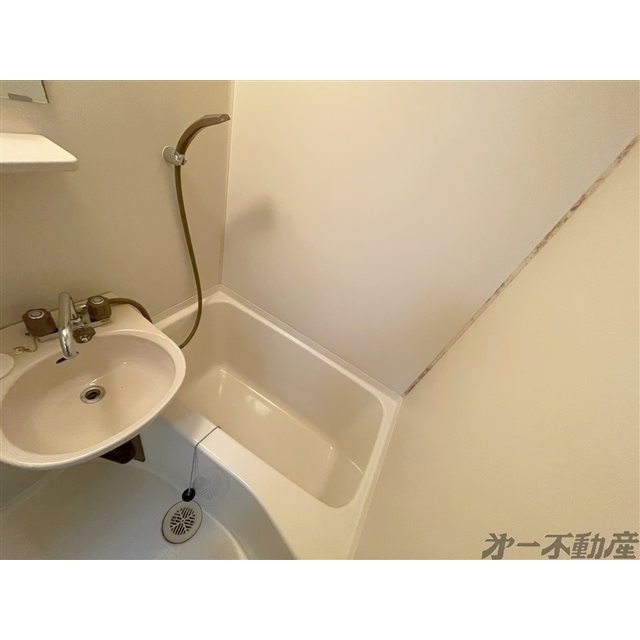 バス・シャワールーム　バスルーム