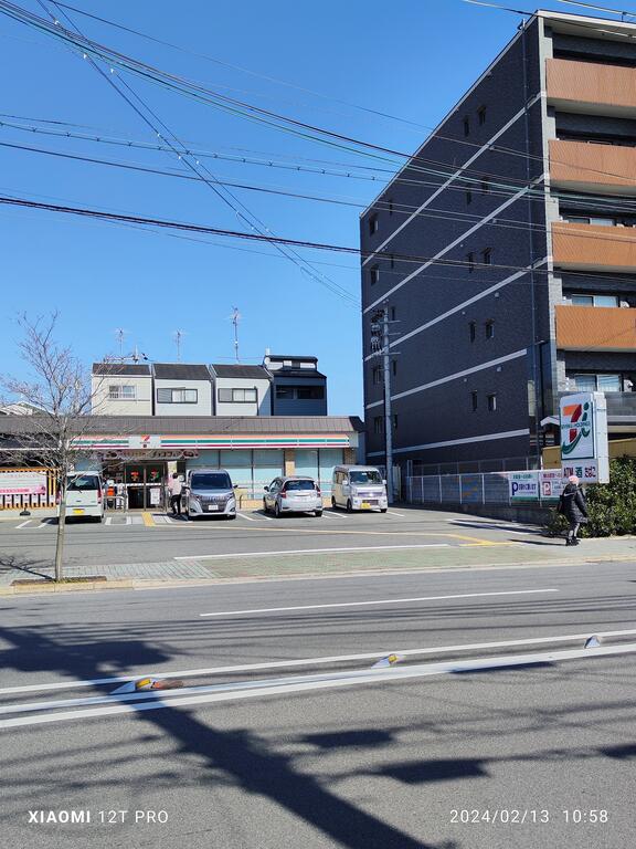 コンビニ　セブンイレブン京都西七条店（コンビニ）まで371m