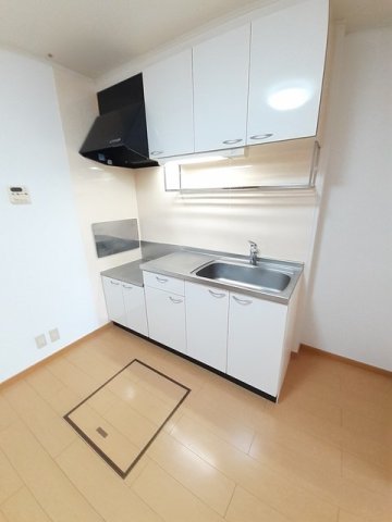 キッチン　コンパクトなキッチンで掃除もラクラク