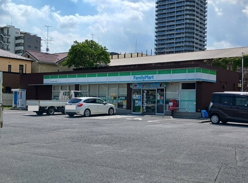 コンビニ　ファミマ　さいたま辻8丁目店（コンビニ）まで550m