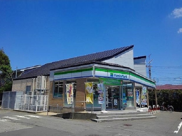 コンビニ　ファミリーマート牛島東５丁目店（コンビニ）まで1600m