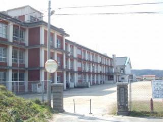 小学校　浜村小学校（小学校）まで503m