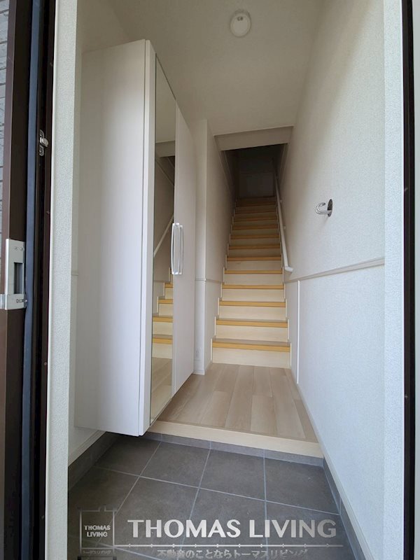 玄関　※建築中につき参考イメージ