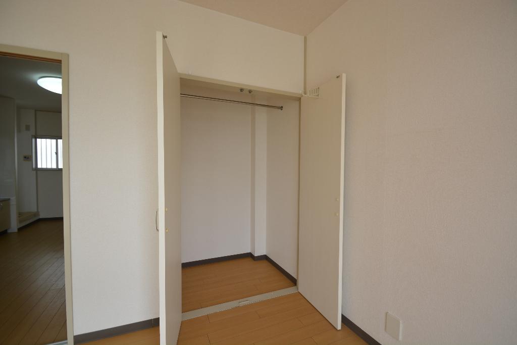 収納　クローゼット