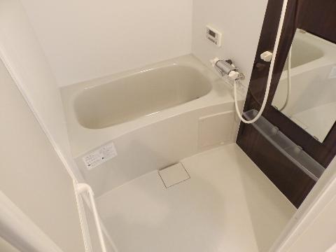 バス・シャワールーム　追い焚き付