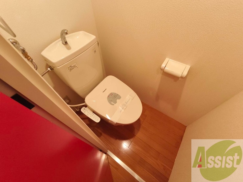 トイレ　こちらはトイレです。清潔感があり、安心して使用できます。