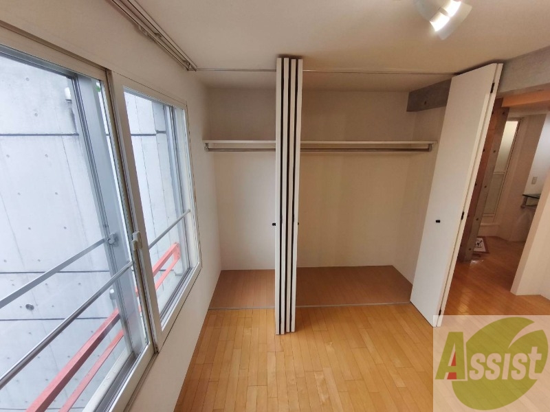 収納　寝室の収納です。部屋がすっきり片付きます。