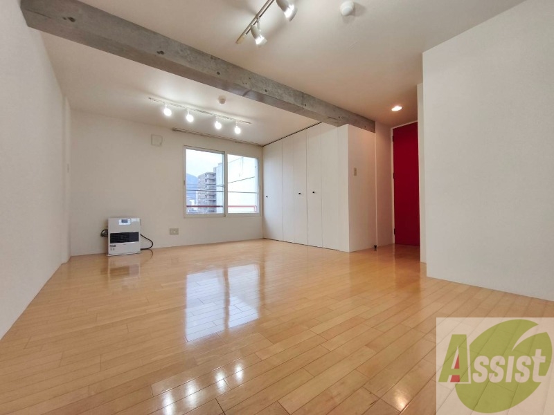 居室・リビング　広くてキレイなお部屋が広がっていて、充実した生活が送れそう。