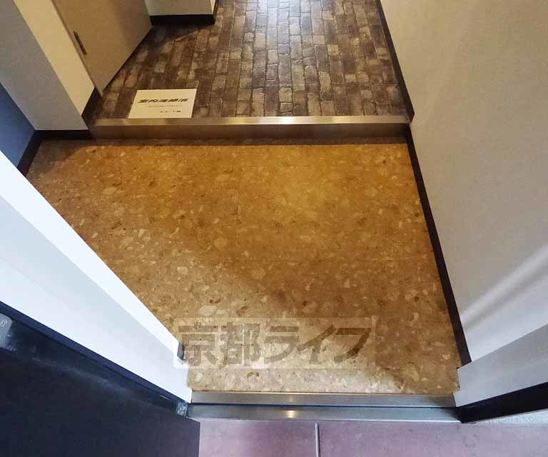 玄関　すっきりとした玄関です。