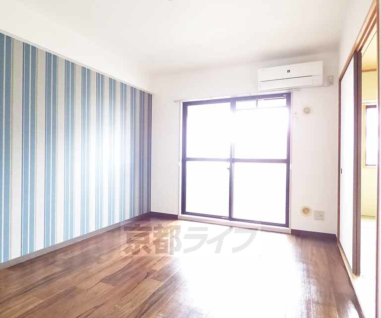 居室・リビング　オシャレな壁紙です。