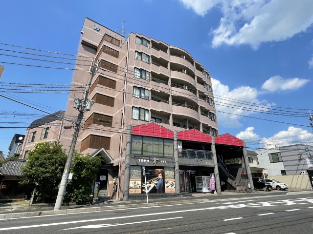 ステージハウス万石の外観写真