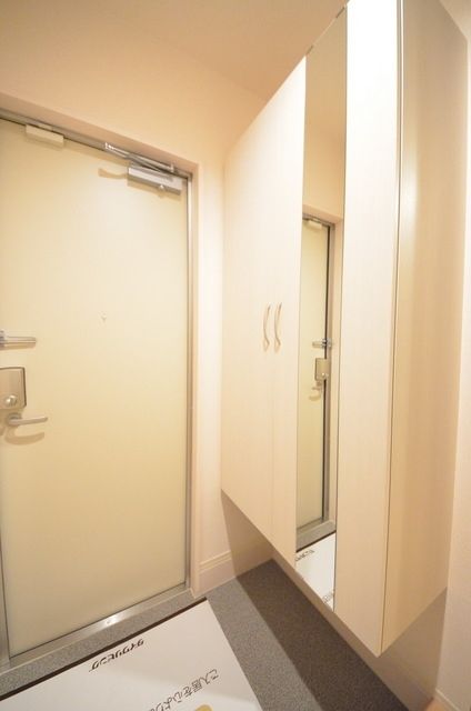 玄関　同施工会社参考写真