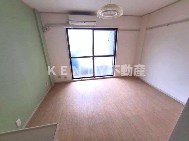 居室・リビング　ゆったり過ごせる居間です