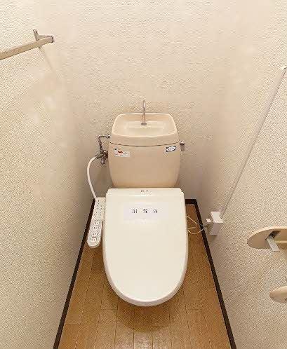 トイレ　ダイニングキッチン