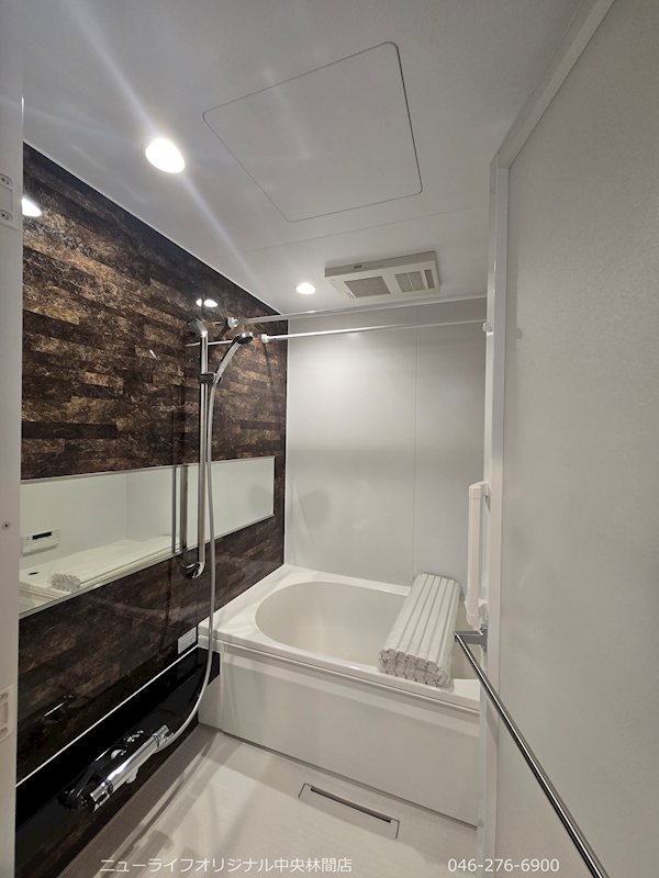 バス・シャワールーム　追焚機能はもちろん浴室乾燥機付きです。