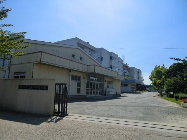 小学校　鰭ヶ崎小学校（小学校）まで420m