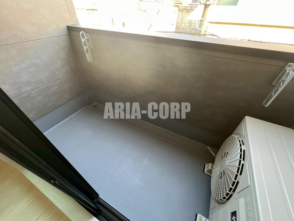 バルコニー　バルコニー、浴室乾燥と2箇所お洗濯物を干せます！