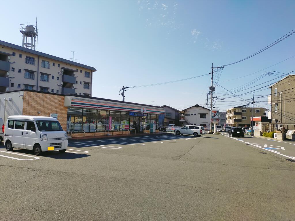 コンビニ　セブンイレブン熊本渡鹿8丁目店（コンビニ）まで1058m