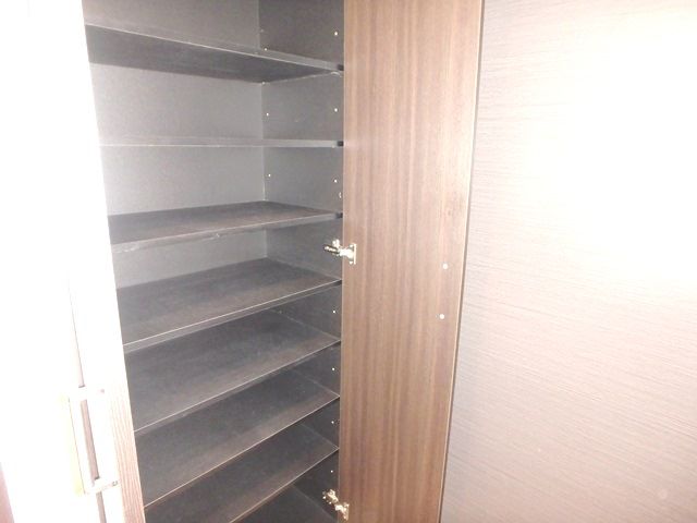 玄関　シューズボックス