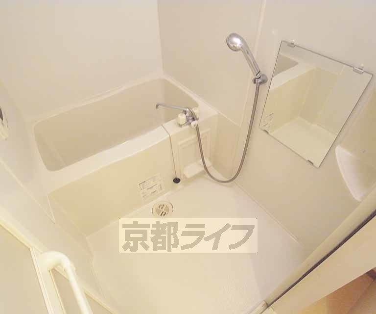 バス・シャワールーム　清潔感のあるお風呂です！