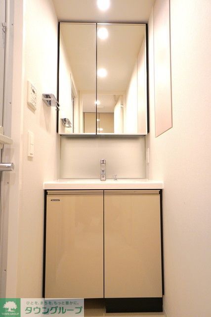 洗面設備　※写真は同タイプ住戸です。