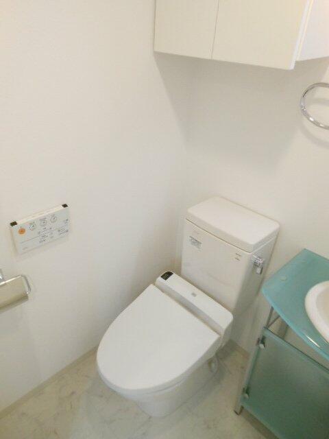 トイレ　トイレはウォシュレット付き