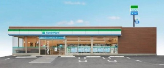 コンビニ　ファミリーマート　吹田広芝町（コンビニ）まで296m