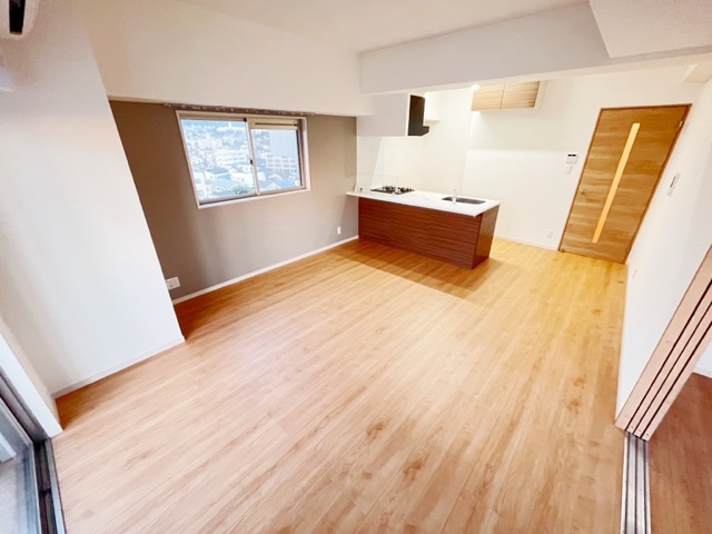 居室・リビング　※他室写真～現況優先※