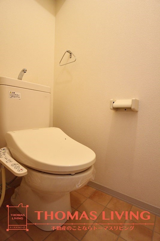 トイレ　実際の写真を準備中の為、同じ建物の別室写真です。参考下さい。