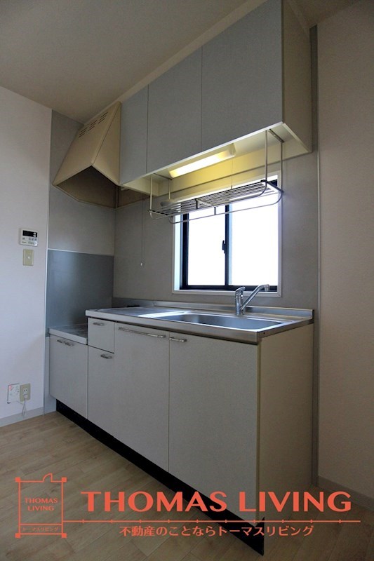 キッチン　実際の写真を準備中の為、同じ建物の別室写真です。参考下さい。