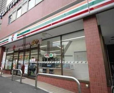 コンビニ　セブンイレブン横浜子安通2丁目店（コンビニ）まで90m