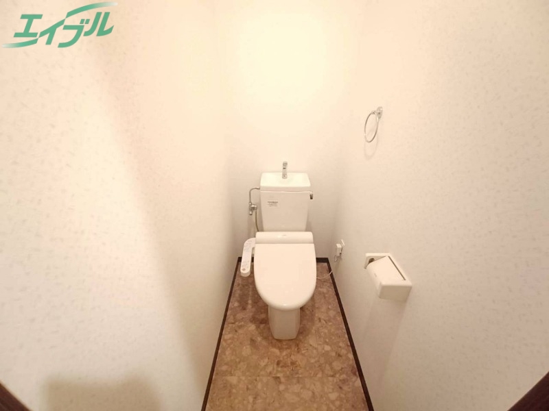 トイレ　同型反転タイプのお写真です