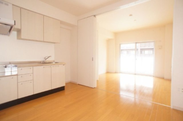 居室・リビング　☆陽の差し込む明るいリビング☆