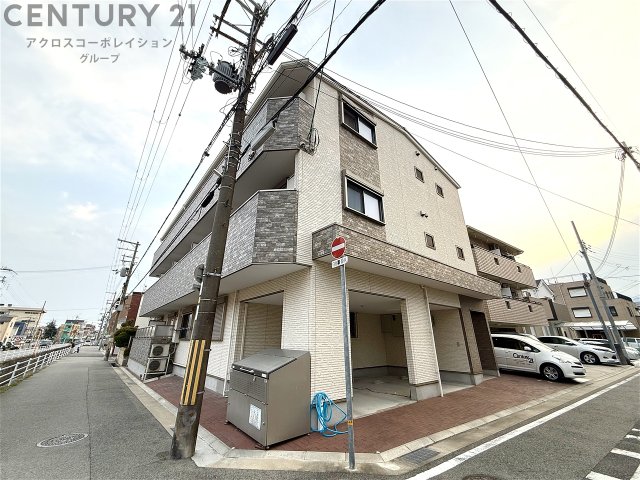 建物外観　オートロック付きで安心！宅配BOX付で便利！