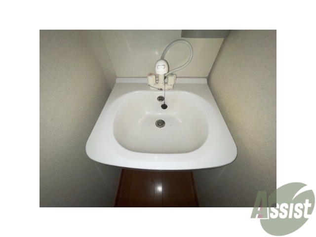 洗面設備　洗面台です。朝の支度はここでばっちりです。