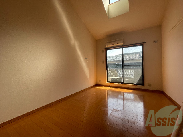 居室・リビング　８条のリビングです。広々として綺麗ですね。